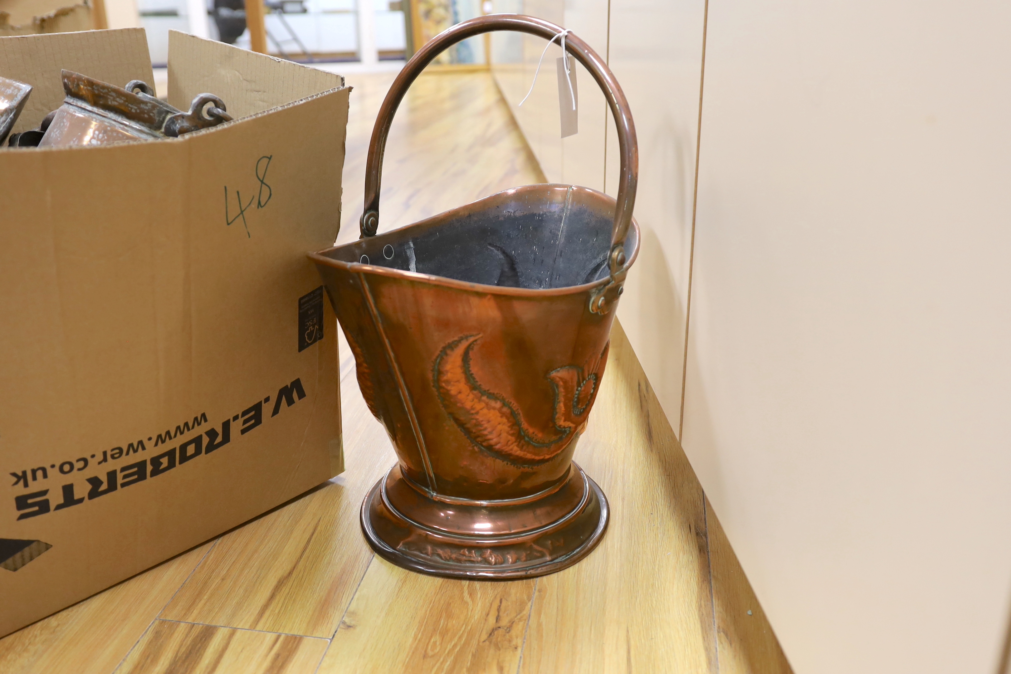 Assorted brass and copperwares